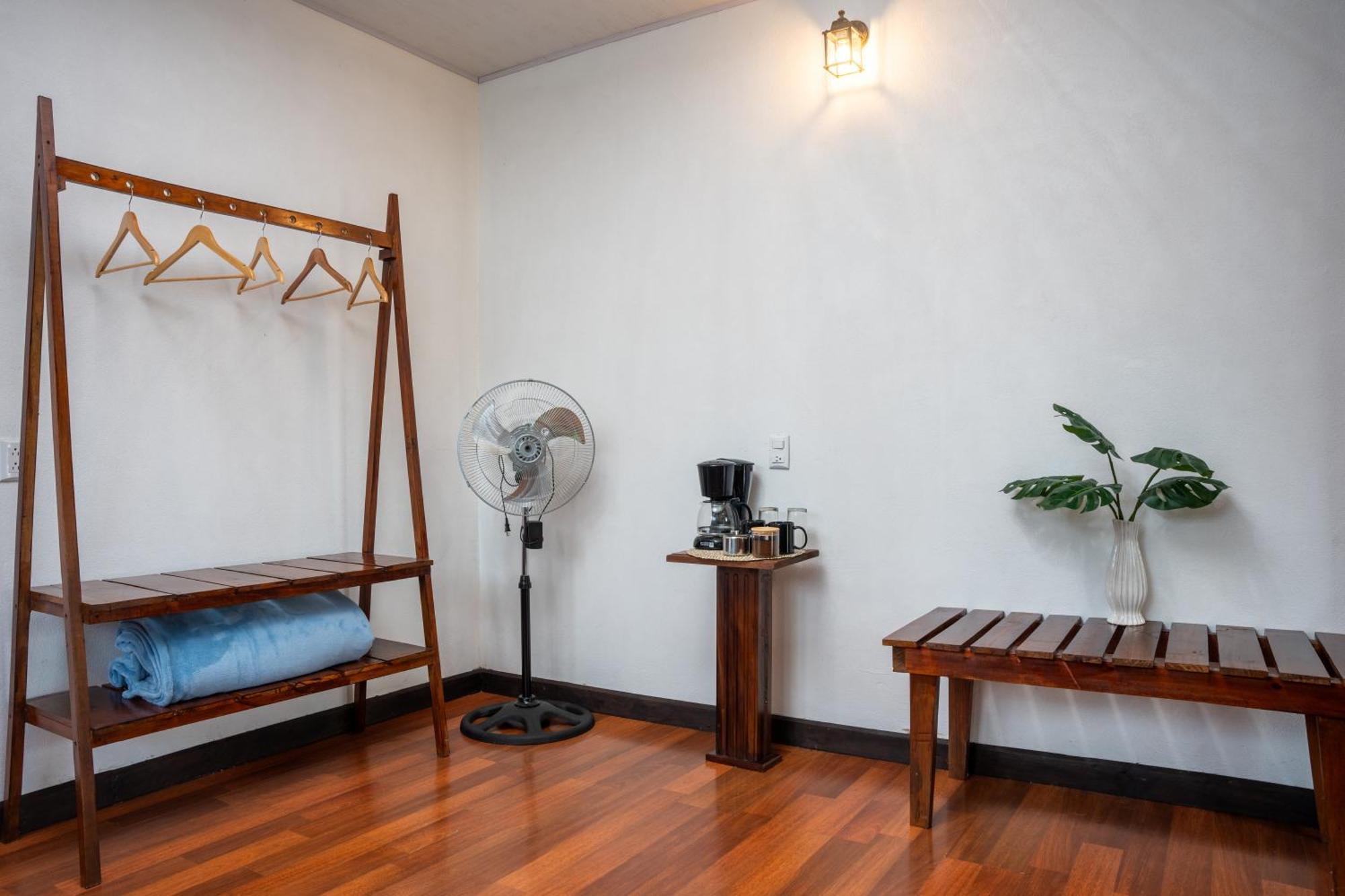Tierra Buena Countryside Hotel モンテベルデ エクステリア 写真